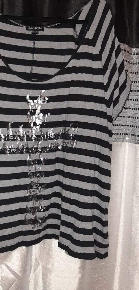 Black and gray stripe tee shirt